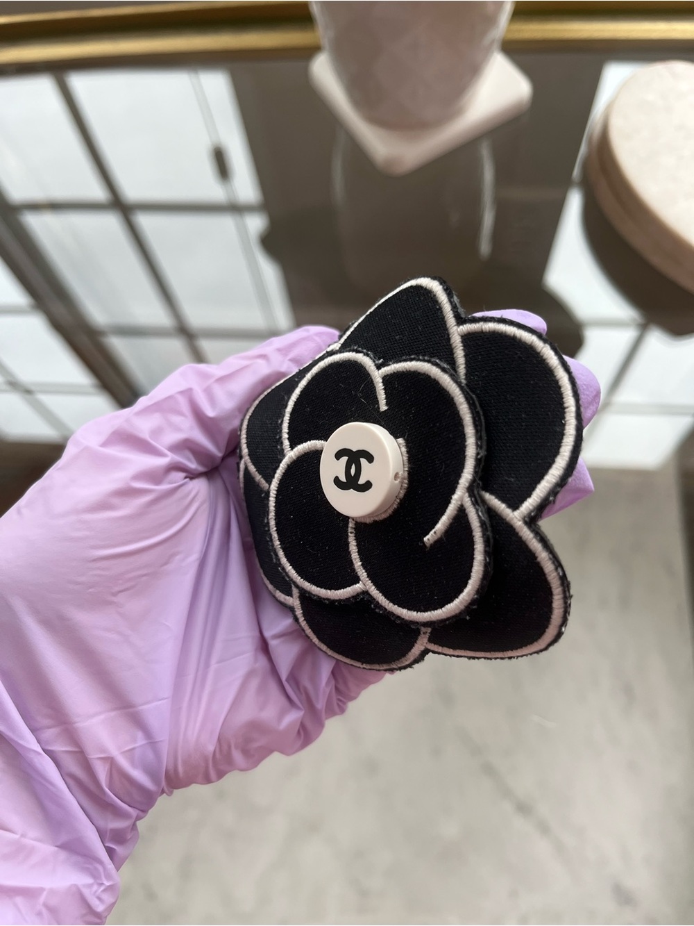 CHANEL 1995 Spring Black Camellia Flower Hair Accessory Barbie Collection - Picture 3 of 6